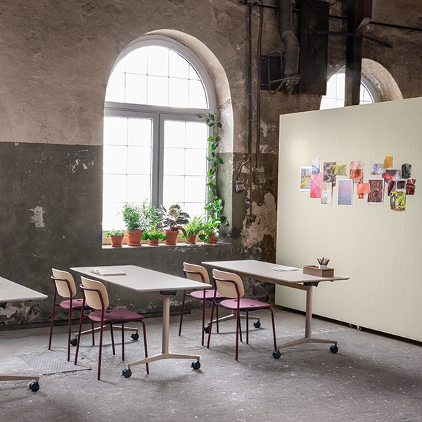 MATERIA_Uni-folding-table_Anagram-chair_Interior-1_IG.jpg