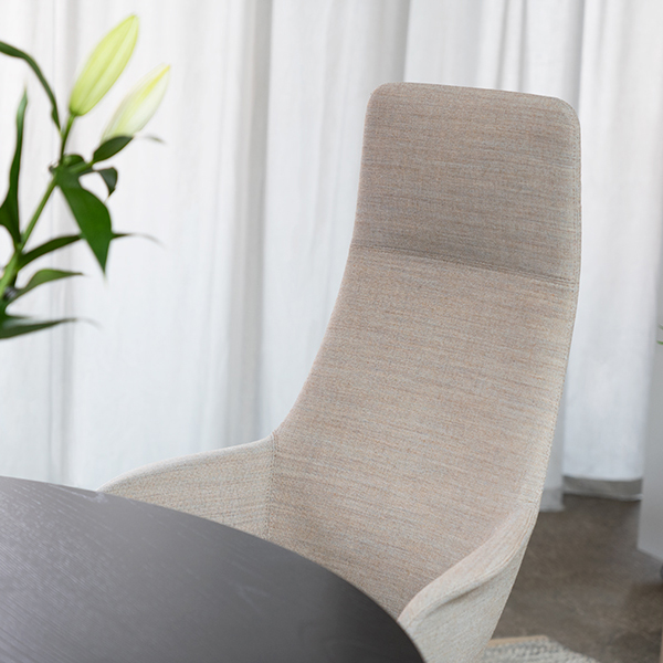 MATERIA_Pilot-conference-chair-high-back_close-up1.jpg