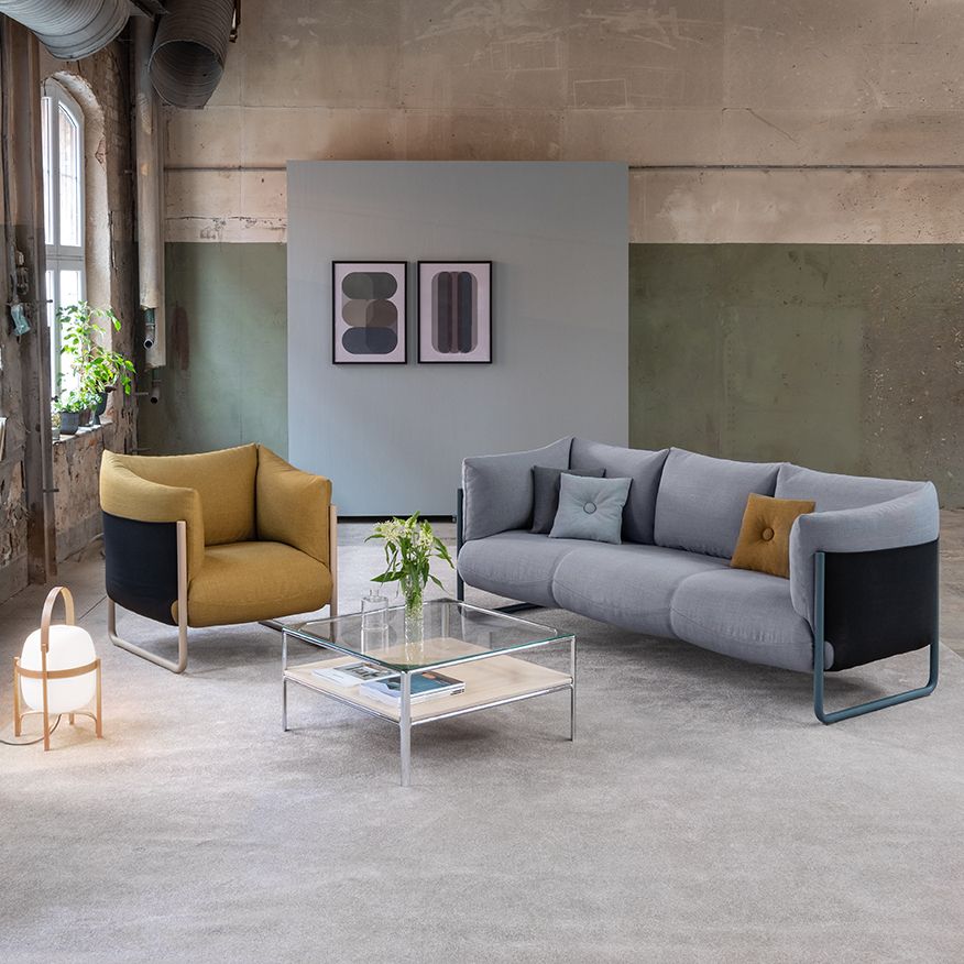 MATERIA_Ro-easy-chair-sofa-3-seater_Crest-table-interior-2 ig.jpg
